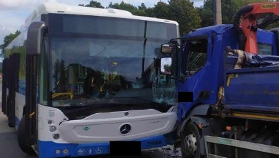 Zderzenie autobusu z ciężarówką w Rybniku. 19 osób poszkodowanych