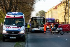 Zderzenie autobusu z osobówką w Szczecinie