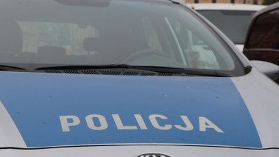 Zderzenie autobusu z radiowozem. Dwie osoby ranne