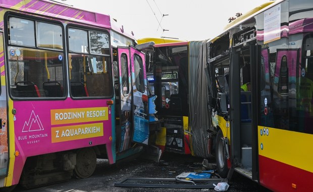 Zderzenie autobusu z tramwajem. Groźny wypadek we Wrocławiu