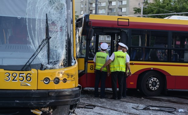 Zderzenie autobusu z tramwajem w Warszawie. Znów na skrzyżowaniu Marszałkowskiej i Królewskiej