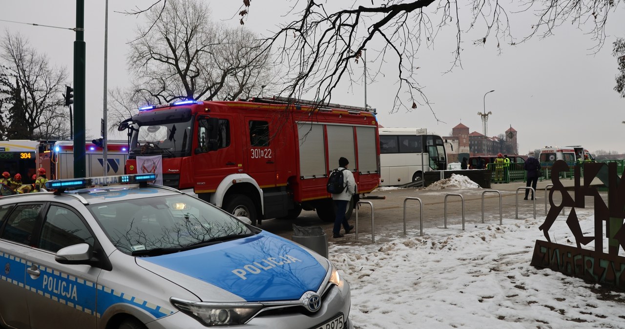 Zderzenie autokaru z dostawczakiem na moście Dębnickim. Galeria