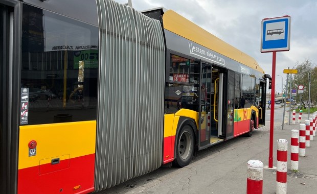 Zderzenie BMW z autobusem miejskim w Markach. Są ranni