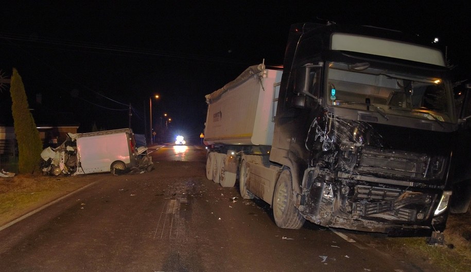 Zderzenie busa i TIR-a /KPP Łuków /Policja