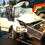 Zderzenie busa z tirem w Birczy. 2 osoby zginęły, są ranni