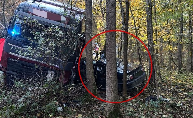 Zderzenie ciężarówek i bmw skończyło się tragedią. Wypadek przy przejściu granicznym