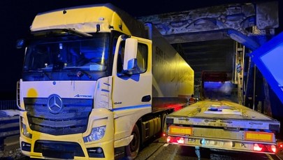 Zderzenie ciężarówek na moście w Grudziądzu. Ruch wahadłowy