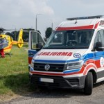 Zderzenie dwóch aut, jedno stanęło w płomieniach. Są ranni