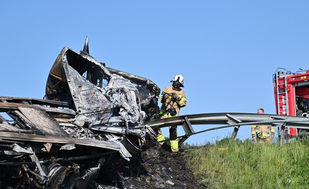 Zderzenie dwóch autobusów i ciężarówki koło Szczecina. Nie żyją dwie osoby