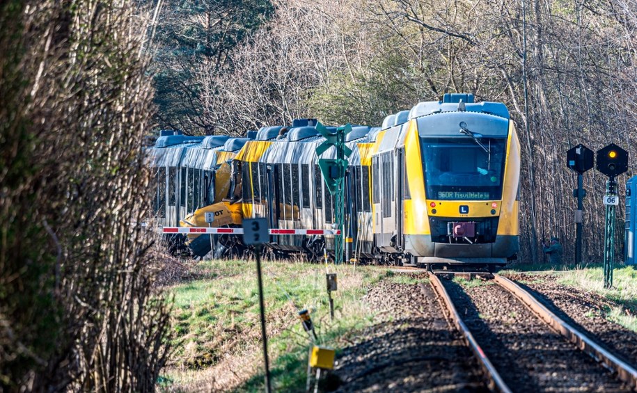 Zderzenie dwóch pociągów w Danii /STEVEN KNAP /PAP/EPA