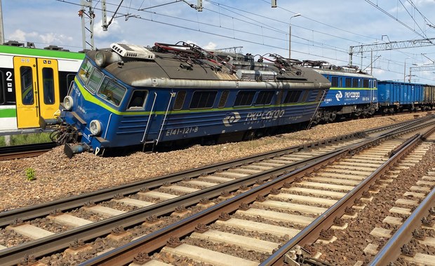 Zderzenie dwóch pociągów w Skierniewicach. "Należy spodziewać się opóźnień"