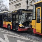 Zderzenie dwóch tramwajów i autobusu w centrum Warszawy. 23 osoby poszkodowane