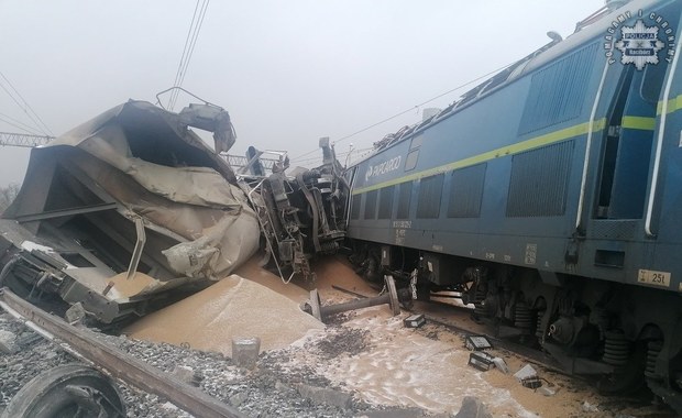 Zderzenie pociągów na Śląsku. Jedna osoba trafiła do szpitala