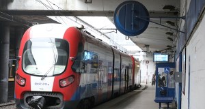 Zderzenie pociągów w centrum Warszawy. Są ranni, ruch wstrzymany