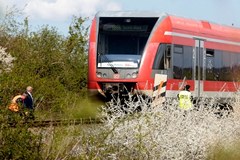 Zderzenie pociągu z autem osobowym. Są ranni