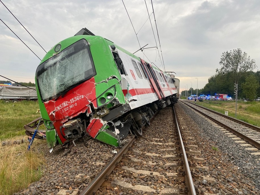 Zderzenie pociągu z ciężarówką na Podlasiu. Ewakuowano pasażerów /KP PSP Sokółka /