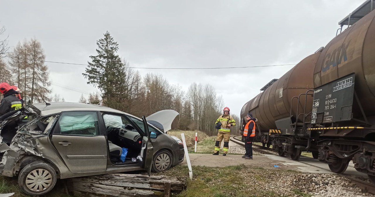 Zderzenie samochodu i pociągu towarowego 