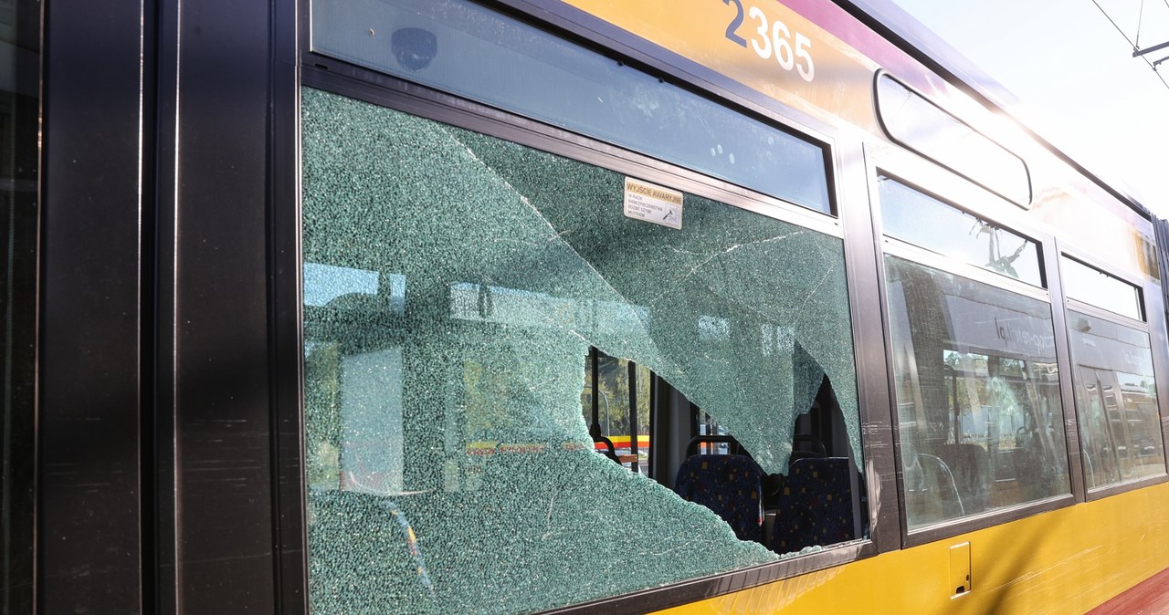 Zderzenie tramwaju i samochodu dostawczego w Łodzi