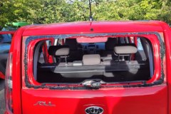 ZDEWASTOWANE SAMOCHODY W WARSZAWIE