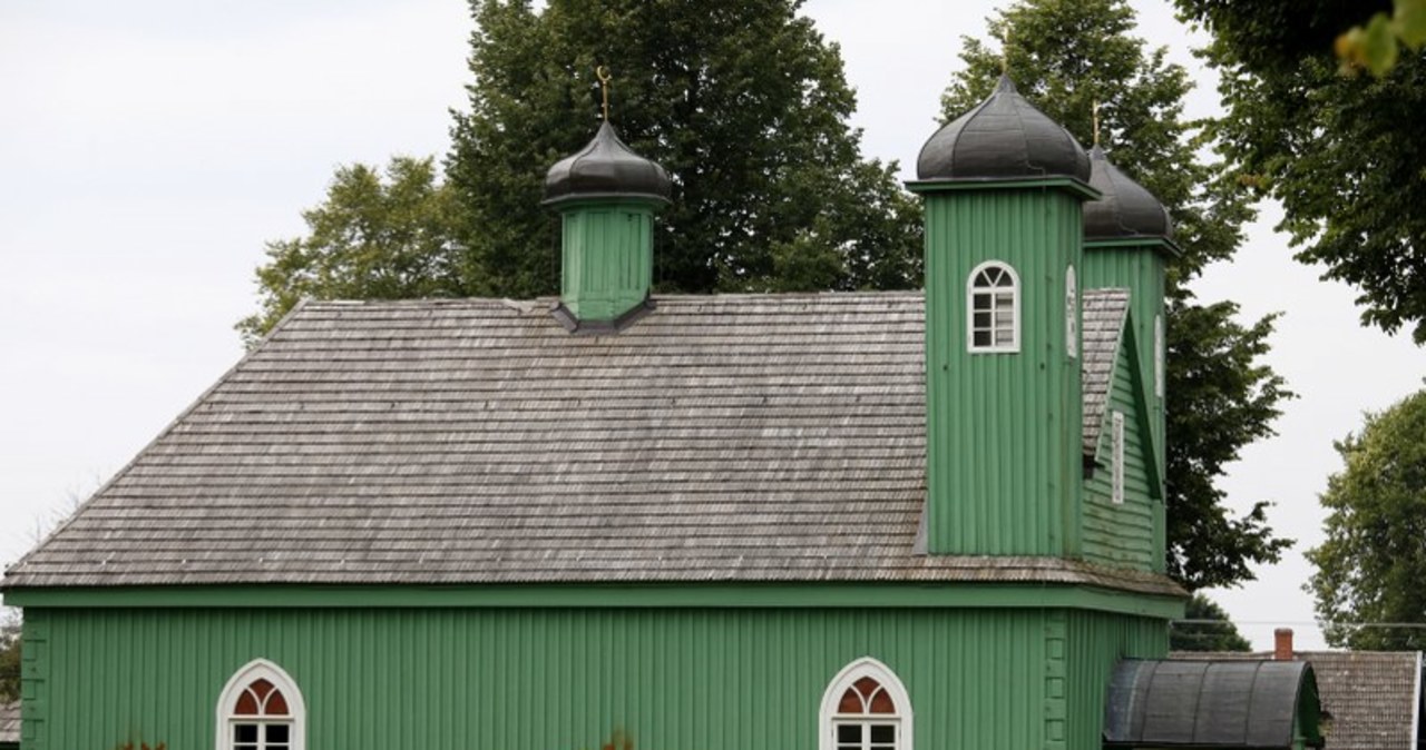 Zdewastowany zabytkowy meczet na Podlasiu 