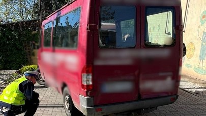 Zdezelowane busy miały zawieźć dzieci na wycieczkę