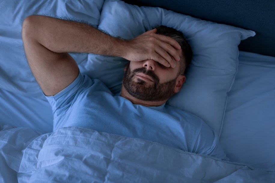 zdj. ilustracyjne / Badanie: Polacy niezadowoleni z jakości swojego snu /Shutterstock