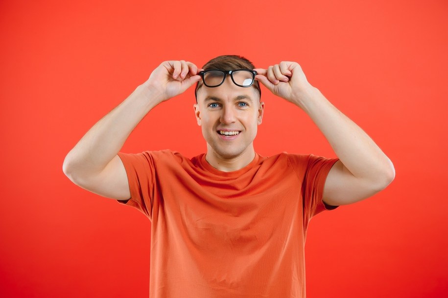 zdj. ilustracyjne / Co najbardziej psuje wzrok? /Shutterstock