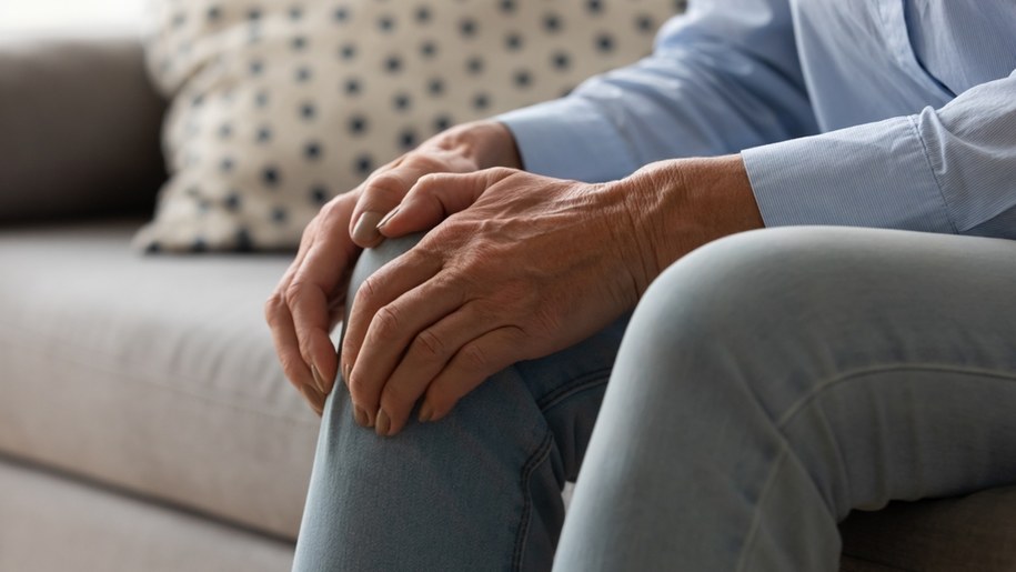 zdj. ilustracyjne/Odkrycie, które powinno zmienić nawyki. Siedzący tryb życia osób a ryzyko choroby Alzheimera. /Shutterstock