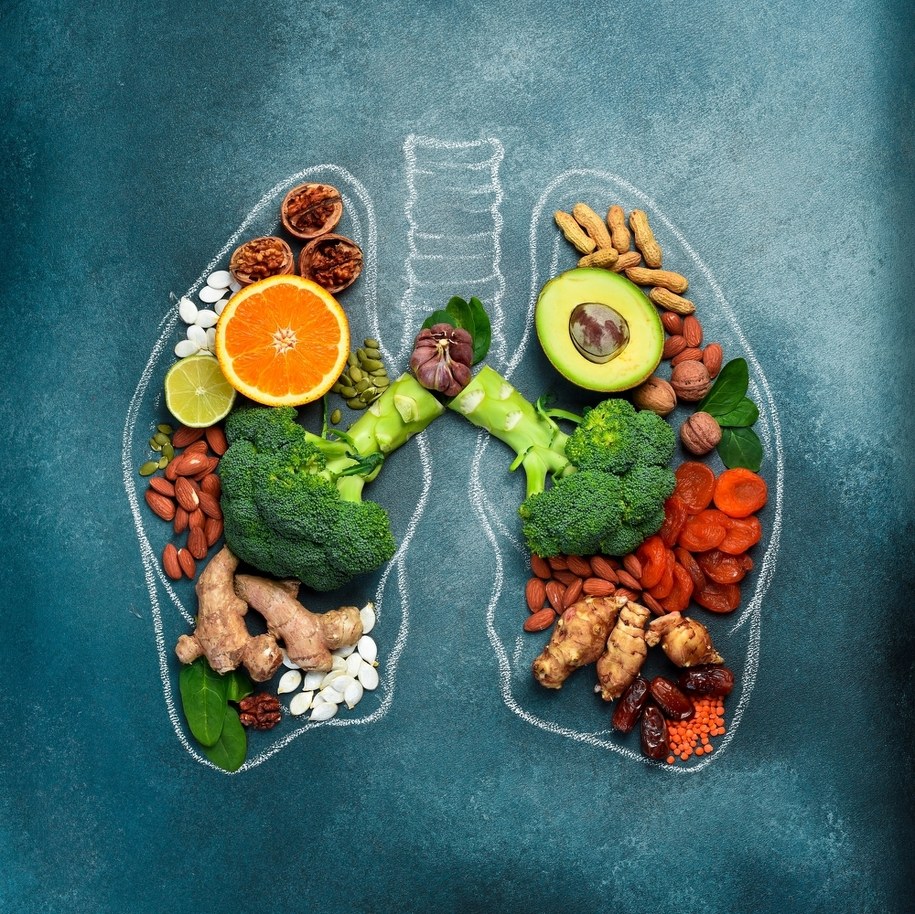 zdj. ilustracyjne/Owoce chronią płuca przed zanieczyszczeniem powietrza? Zaskakujące wyniki badań /Shutterstock