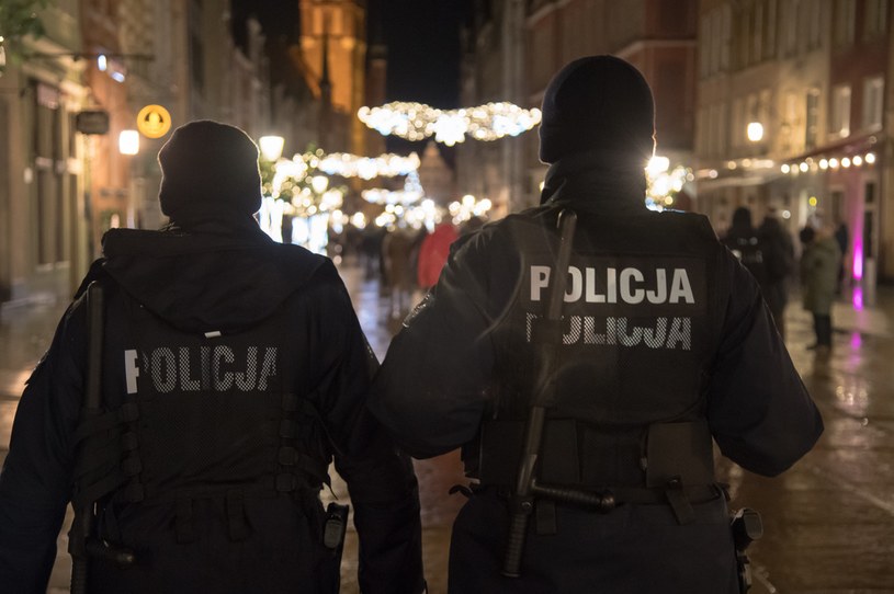 Zdj. ilustracyjne/Policjanci pobili się na imprezie /Wojciech Strozyk/ /Reporter