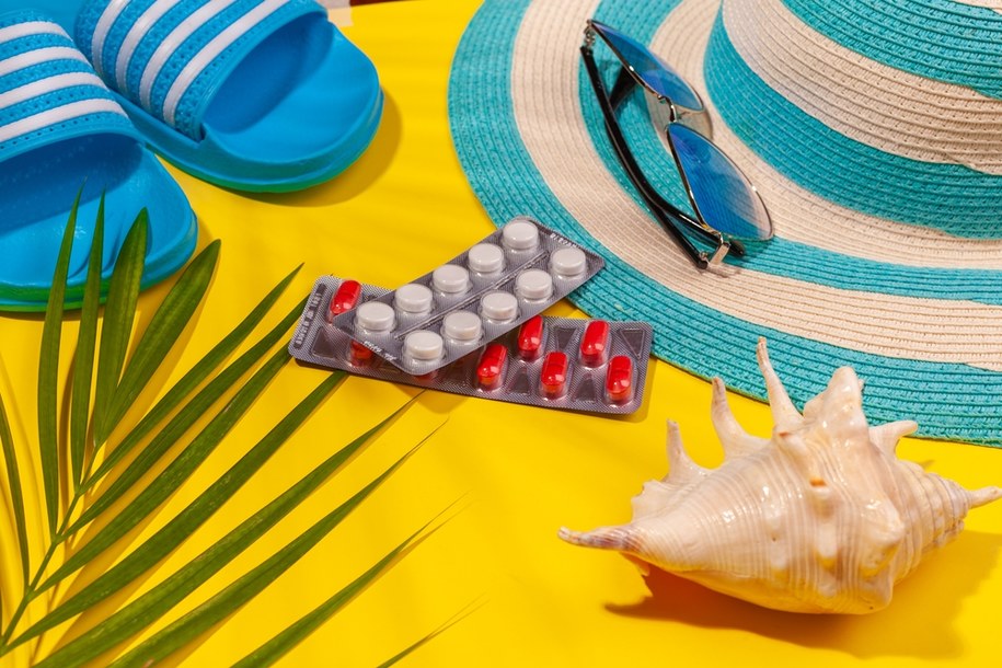 zdj. ilustracyjne/Słońce, plaża i... biegunka? Czy wiesz, jak chronić zdrowie na wakacjach? /Shutterstock