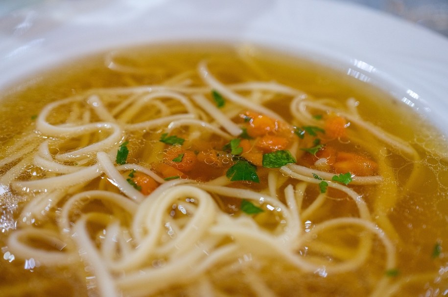 zdj. ilustracyjne/Świąteczny rosół nie dla każdego? Kto powinien uważać? /Shutterstock