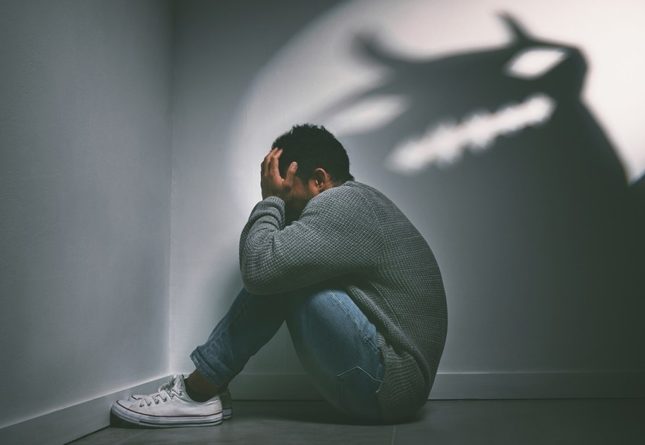 zdj. ilustracyjne/Wszystko budzi się do życia, a Tobie towarzyszy smutek? Trwa Miesiąc Świadomości Zdrowia Psychicznego /Shutterstock