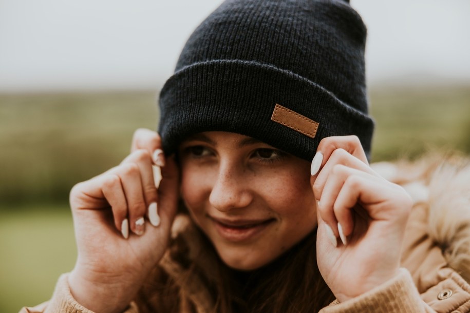 zdj. ilustracyjne/Za ciepło na czapkę? Wiemy, kiedy lepiej chronić głowę /Shutterstock