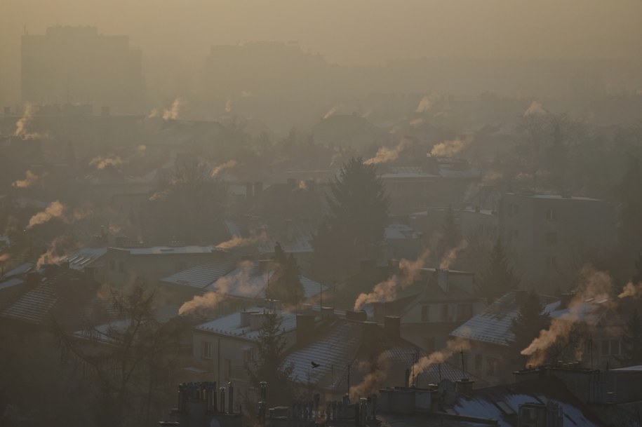 zdj. ilustracyjne/Zbyt niska świadomość na temat smogu. Nawet 40 tys. Polaków umiera przedwcześnie /Shutterstock