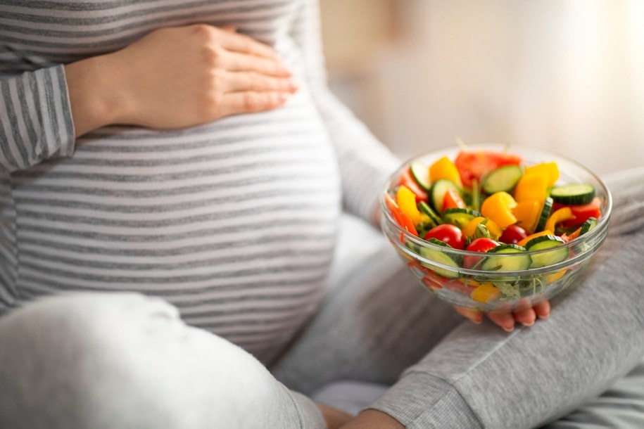 zdj. ilustracyjne/Zdrowie na talerzu mamy. Ciążowe menu /Shutterstock