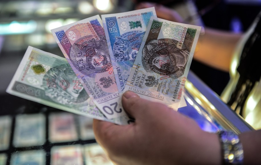 Zasiłki dla bezrobotnych eksposłów? „To indywidualna inicjatywa”