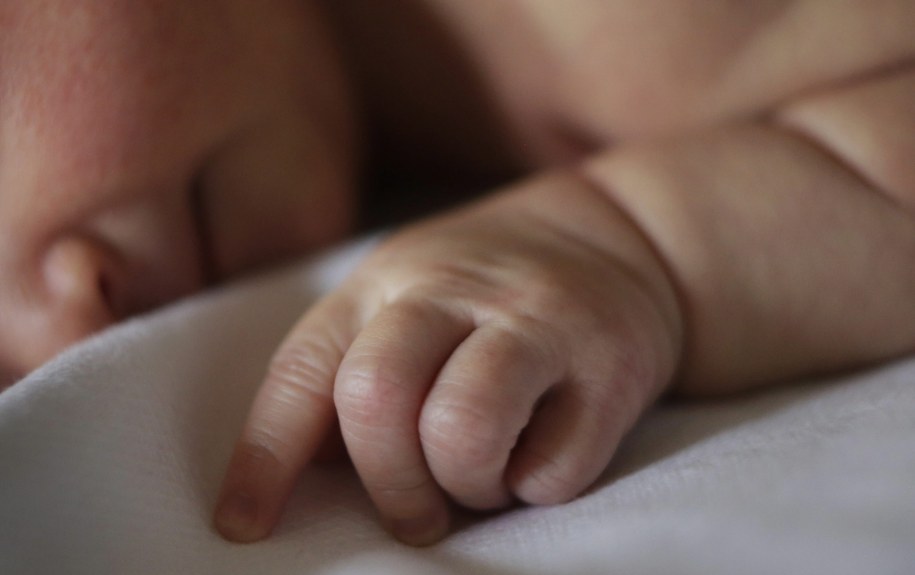 Nauczycielka urodziła dziecko 14-letniego ucznia. Jest wyrok