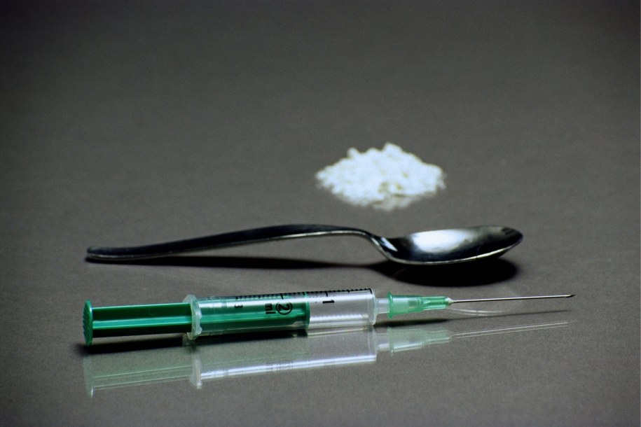 4-latka rozdawała kolegom heroinę