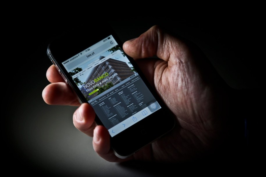 Wyrzucą głośno gadających przez komórki