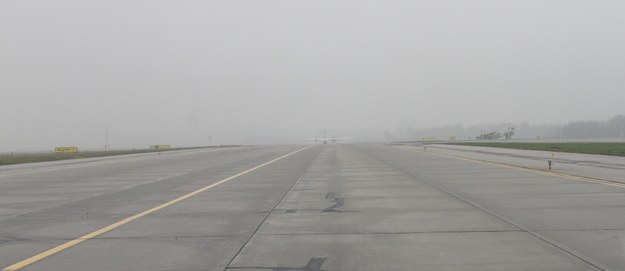 Mgła sparaliżowała pracę lotniska we Wrocławiu