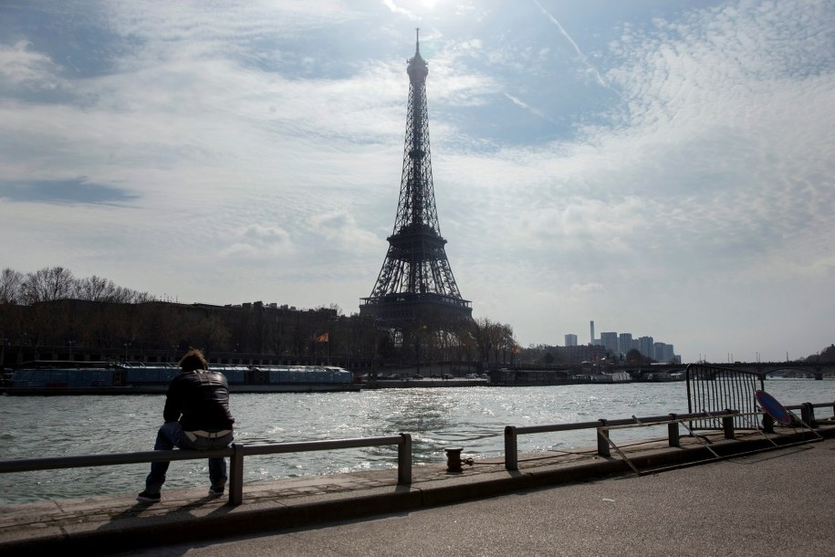 Zabytkowa rzeźba odkryta w Sekwanie