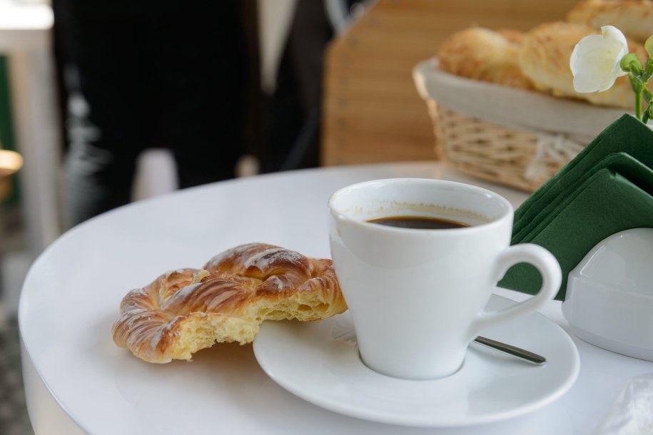 Kolor filiżanki robi różnicę. "Kawa smakuje inaczej"