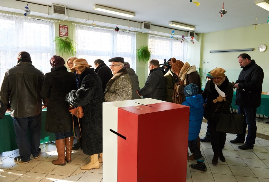 139 incydentów. Frekwencja nieco powyżej 32 proc.