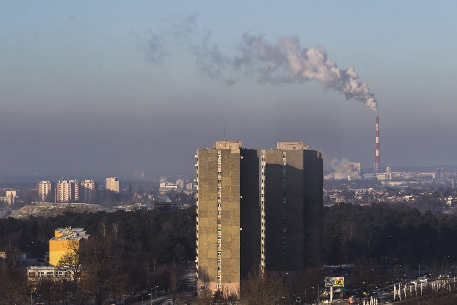 Smog w Śląskiem. Trujący pył także w Krakowie