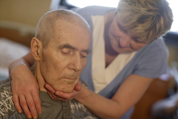 Seniorzy zapłacą czekami za opiekę