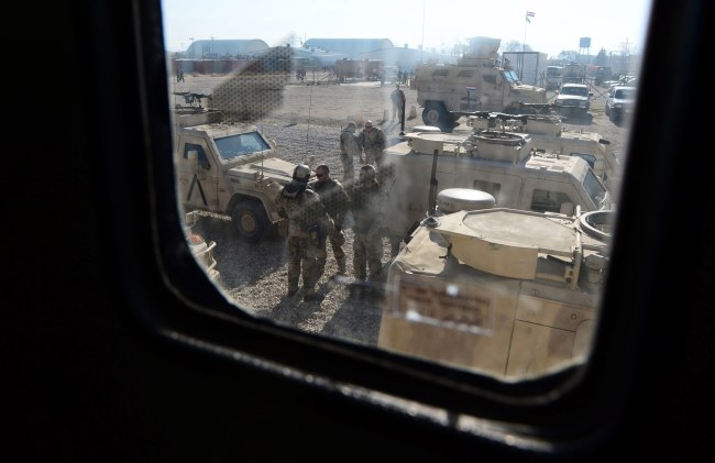 Samobójczy zamach na autobus z żołnierzami