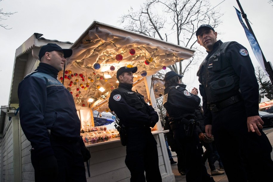 Wjechał w ludzi na jarmarku. Krzyczał "Allahu Akbar"