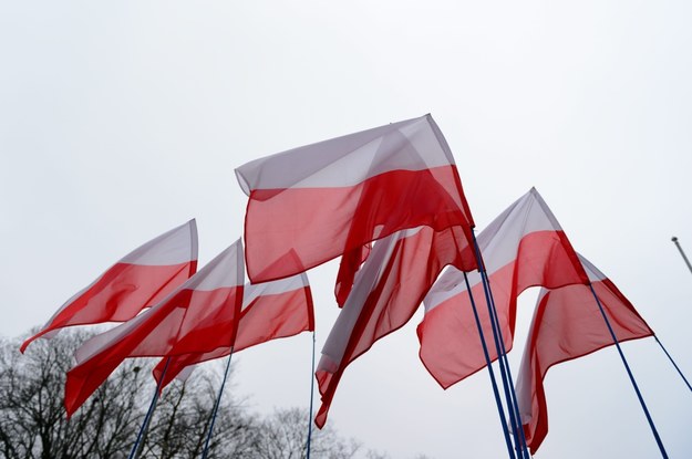 Sondaż: Ponad połowa Polaków zmartwiona sytuacją w kraju