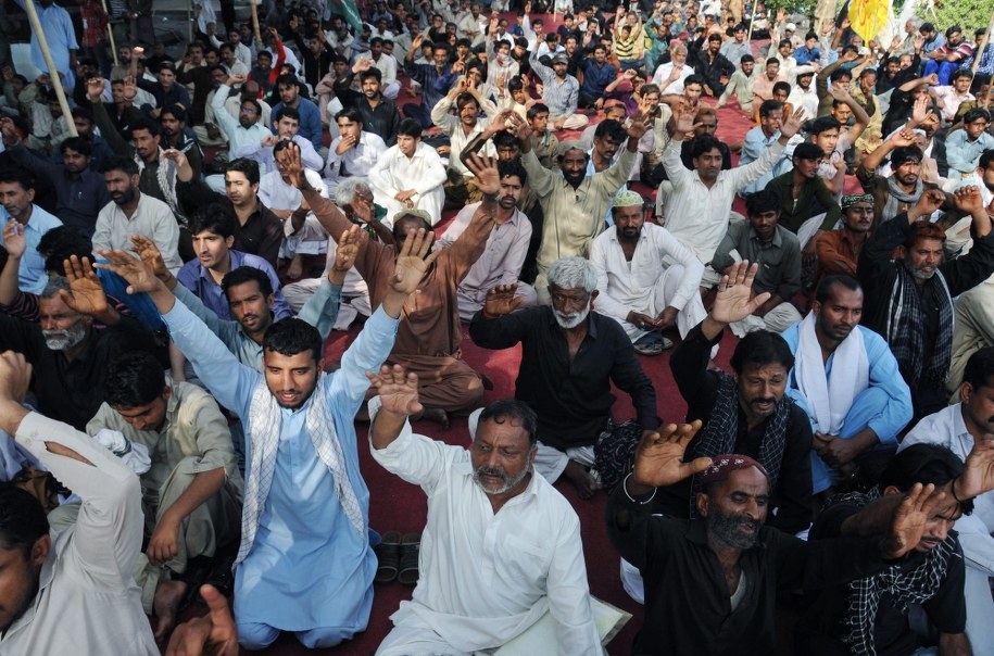 Radykalni islamiści przejmują kontrolę nad meczetami we Francji